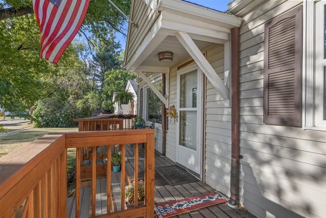 915 11 St NW, Minot, ND 58703