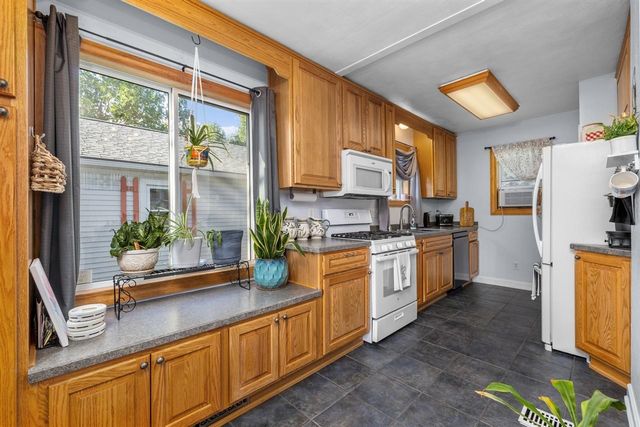 915 11 St NW, Minot, ND 58703