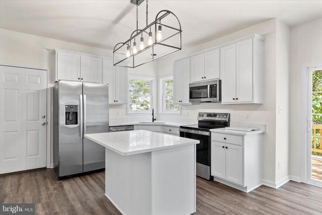 6016 SUNLIGHT MOUNTAIN RD, Spotsylvania, VA 22553