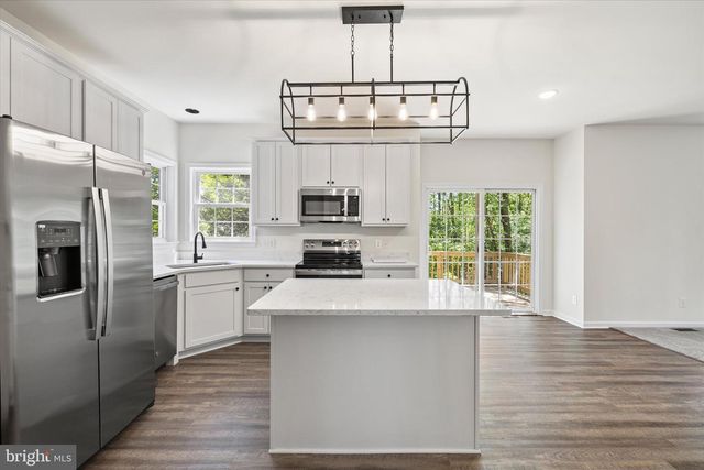 6016 SUNLIGHT MOUNTAIN RD, Spotsylvania, VA 22553