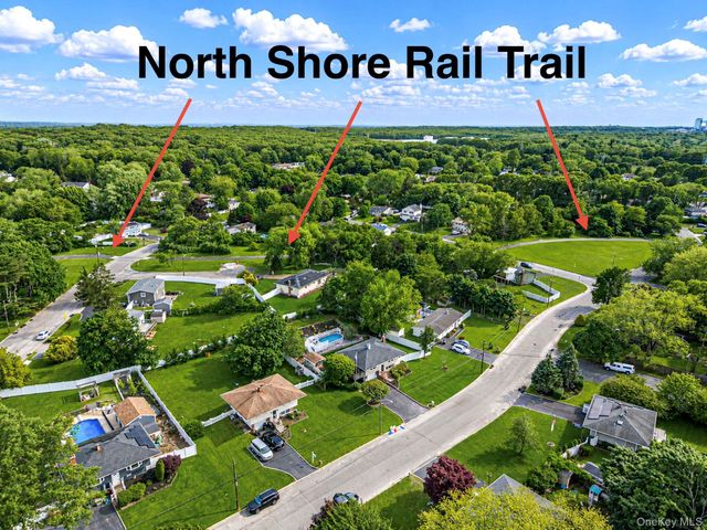 16 Lynx Lane, East Setauket, NY 11733