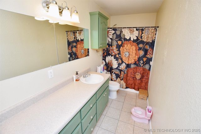 17611 W Stone Chapel Road, Tahlequah, OK 74464