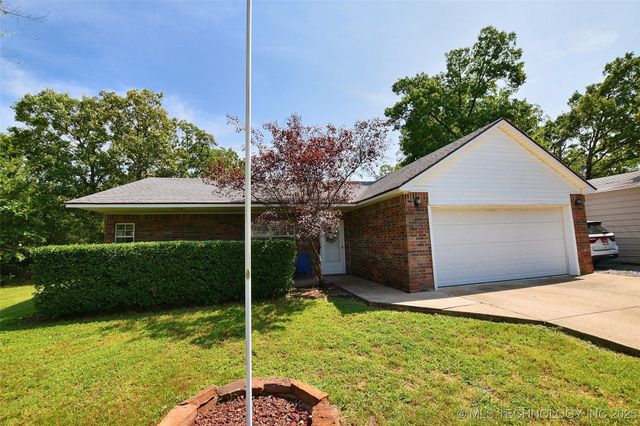 17611 W Stone Chapel Road, Tahlequah, OK 74464