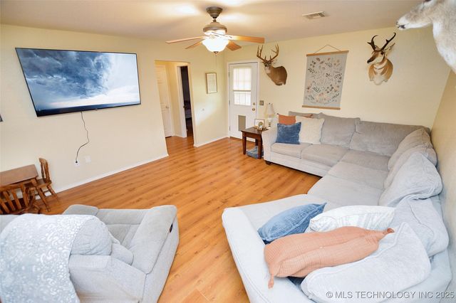 17611 W Stone Chapel Road, Tahlequah, OK 74464