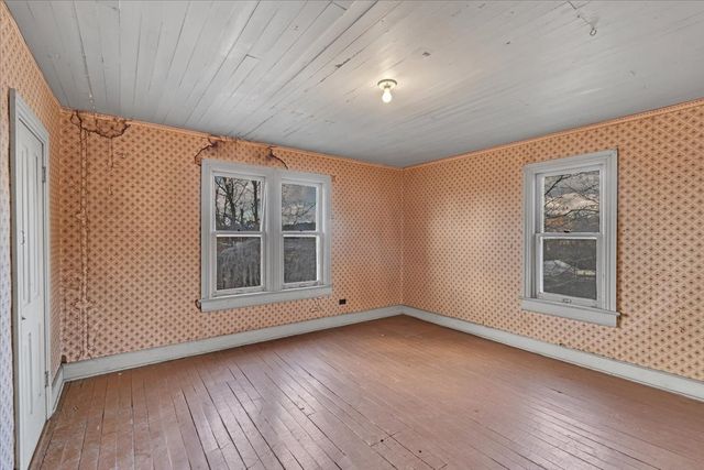 513 S 4th St, Pulaski, TN 38478