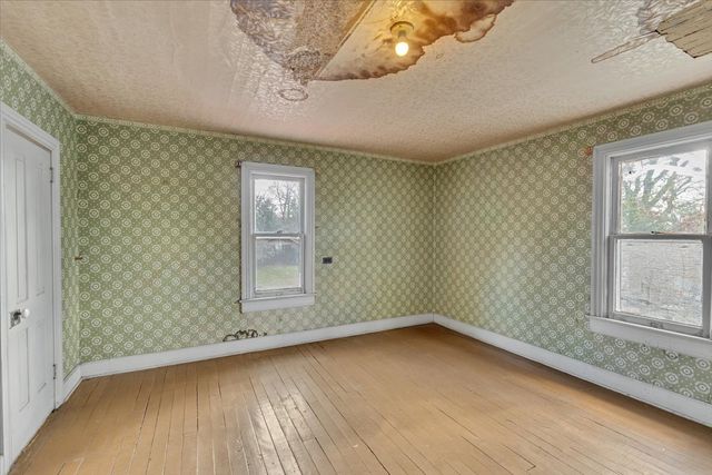 513 S 4th St, Pulaski, TN 38478