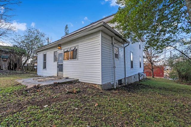 513 S 4th St, Pulaski, TN 38478