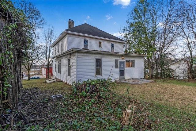 513 S 4th St, Pulaski, TN 38478