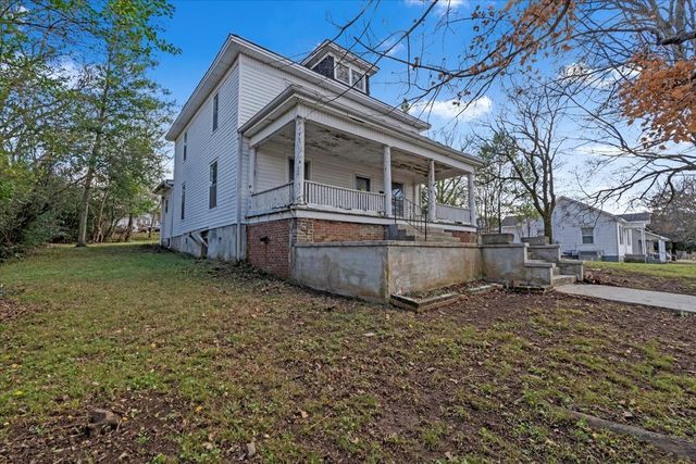 513 S 4th St, Pulaski, TN 38478