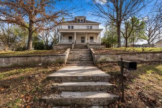 513 S 4th St, Pulaski, TN 38478