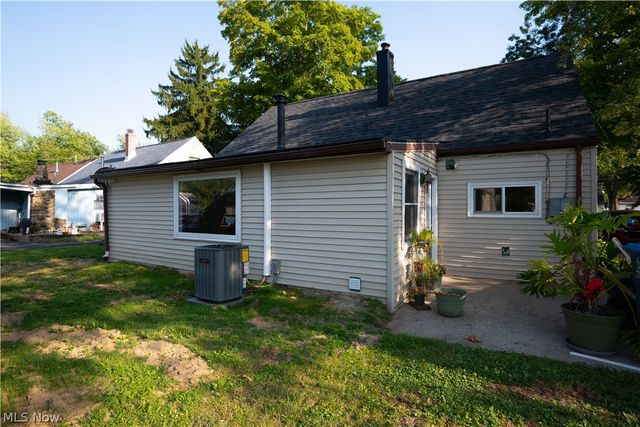 2378 Clyde Street, Poland, OH 44514