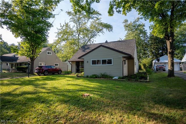 2378 Clyde Street, Poland, OH 44514