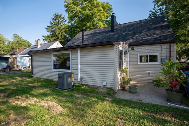 2378 Clyde Street, Poland, OH 44514