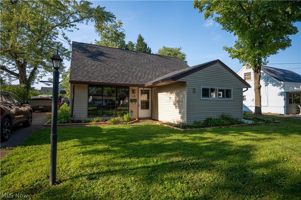 2378 Clyde Street, Poland, OH 44514