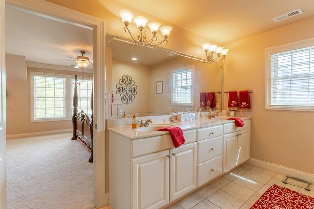 10411 Lauren Court, Newburgh, IN 47630