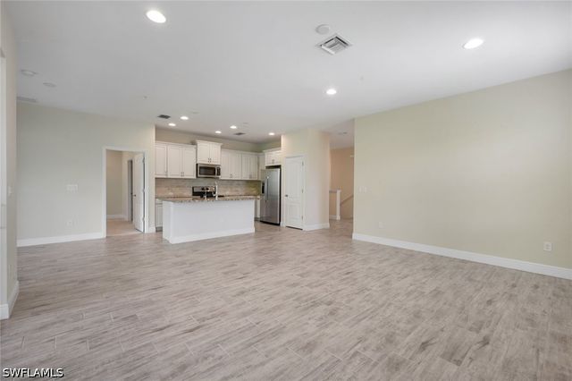 2343 Sheen LN 405, Naples, FL 34120