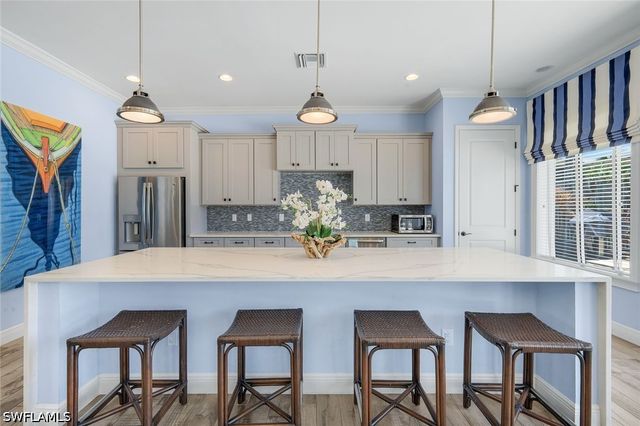 2343 Sheen LN 405, Naples, FL 34120