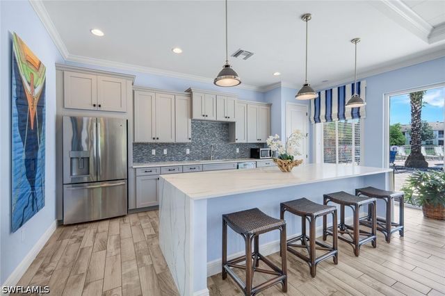 2343 Sheen LN 405, Naples, FL 34120