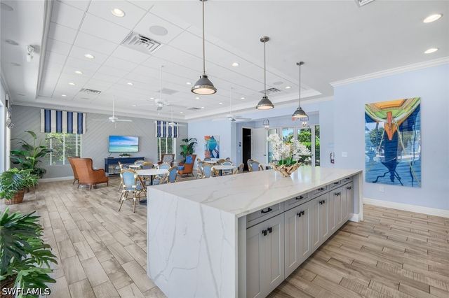 2343 Sheen LN 405, Naples, FL 34120