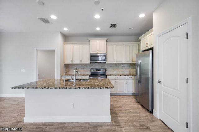2343 Sheen LN 405, Naples, FL 34120