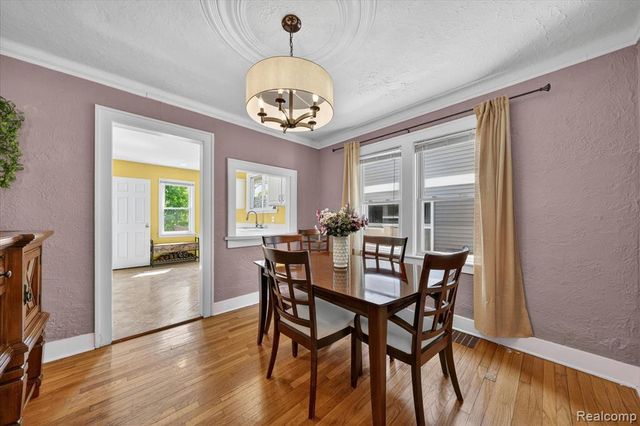 1327 Mohawk Avenue, Royal Oak, MI 48067