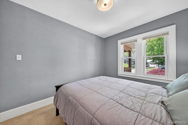 1327 Mohawk Avenue, Royal Oak, MI 48067