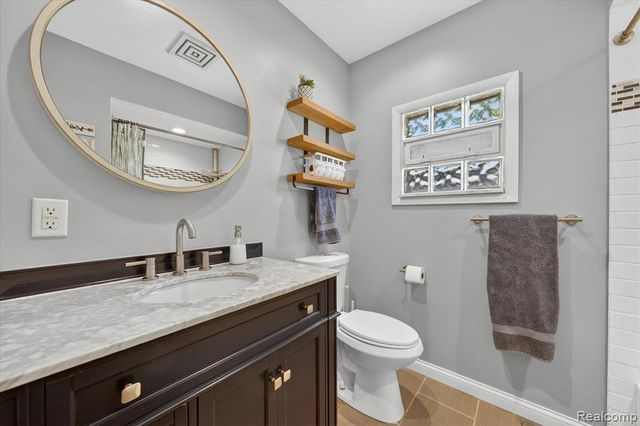 1327 Mohawk Avenue, Royal Oak, MI 48067