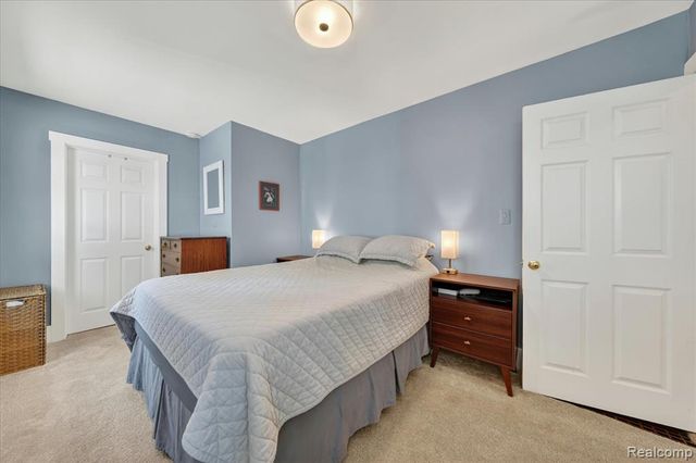 1327 Mohawk Avenue, Royal Oak, MI 48067