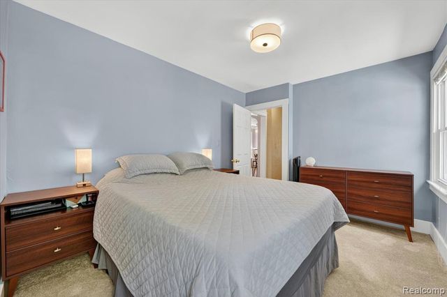1327 Mohawk Avenue, Royal Oak, MI 48067