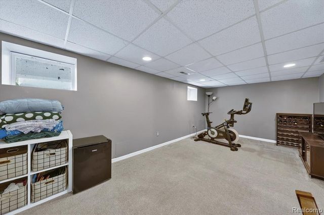 1327 Mohawk Avenue, Royal Oak, MI 48067