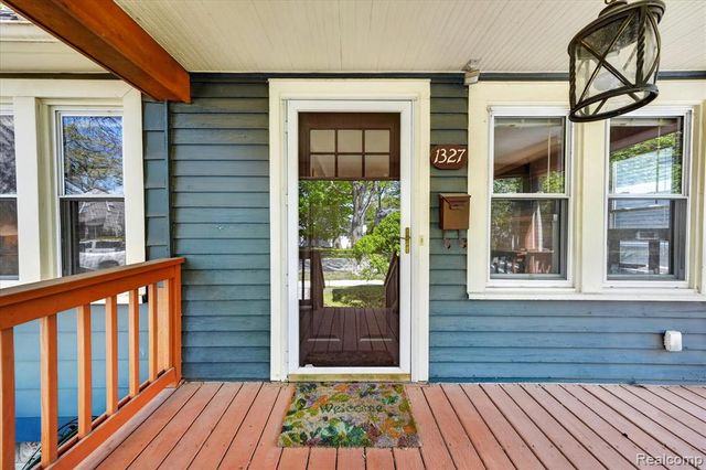 1327 Mohawk Avenue, Royal Oak, MI 48067