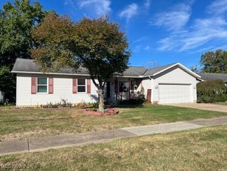 1330 Rolling Meadows Drive, Vermilion, OH 44089