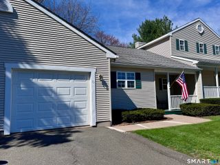 10 Dibble Hollow Lane 10, Windsor Locks, CT 06096