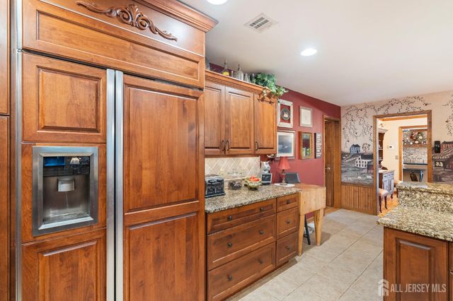 655 524 Route, Allentown, NJ 08501
