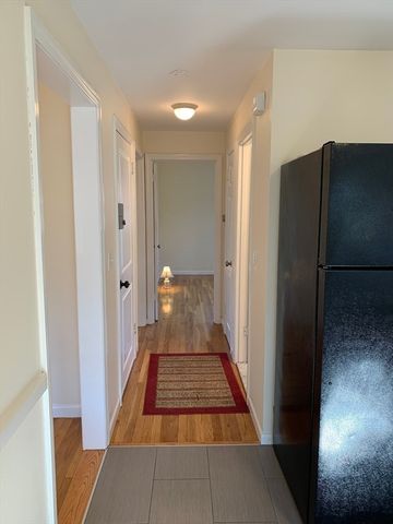 18 Guernsey Street 2, Marblehead, MA 01945