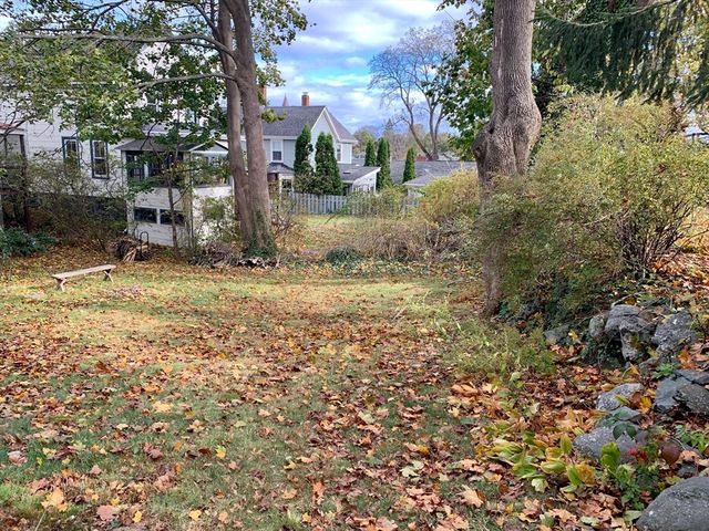 18 Guernsey Street 2, Marblehead, MA 01945