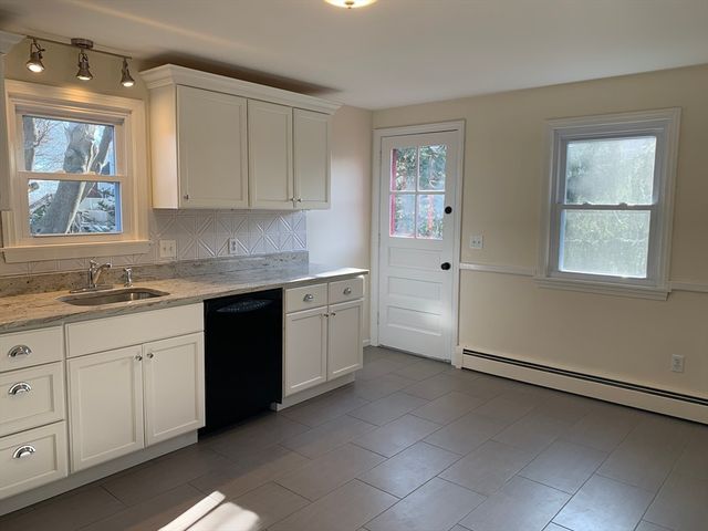 18 Guernsey Street 2, Marblehead, MA 01945