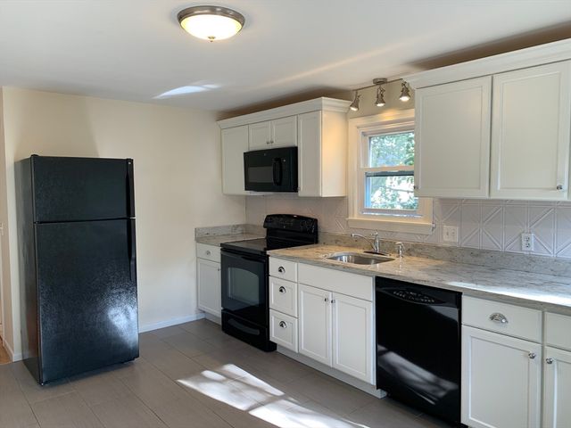 18 Guernsey Street 2, Marblehead, MA 01945