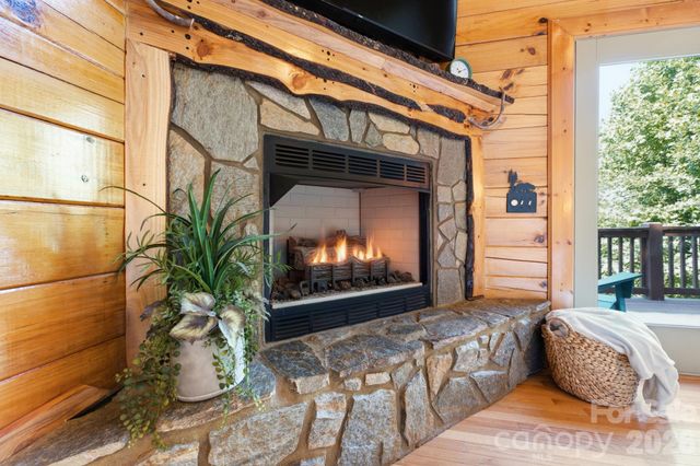 291 Appalachian Trail, Maggie Valley, NC 28751