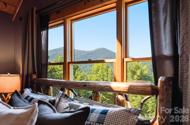 291 Appalachian Trail, Maggie Valley, NC 28751