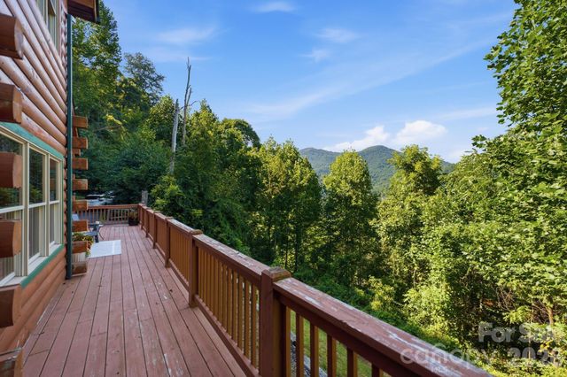 291 Appalachian Trail, Maggie Valley, NC 28751