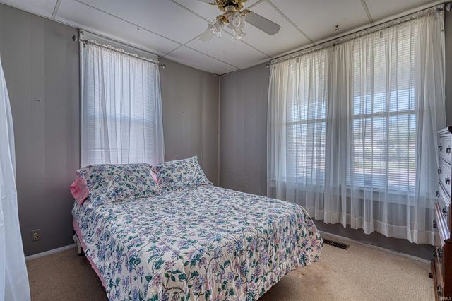 1400 N Boeke Road, Evansville, IN 47711