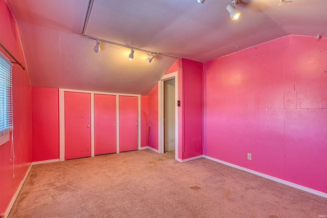 1400 N Boeke Road, Evansville, IN 47711