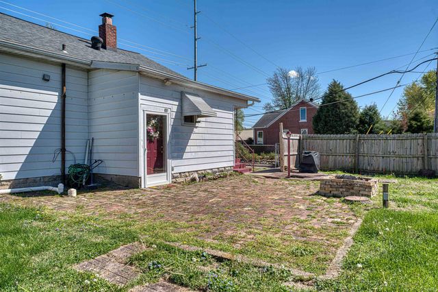 1400 N Boeke Road, Evansville, IN 47711