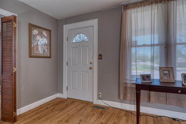 1400 N Boeke Road, Evansville, IN 47711