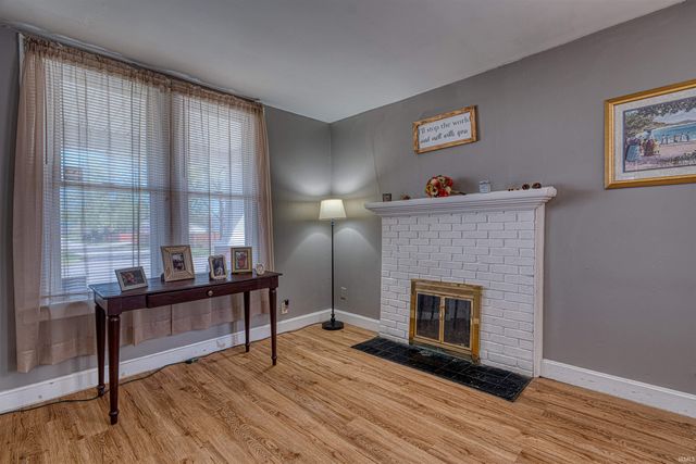 1400 N Boeke Road, Evansville, IN 47711