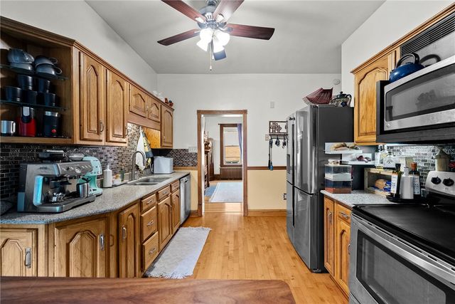 221 N Wade Ave, E Washington Boro, PA 15301