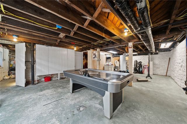 221 N Wade Ave, E Washington Boro, PA 15301