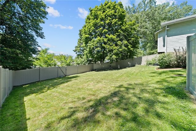 221 N Wade Ave, E Washington Boro, PA 15301