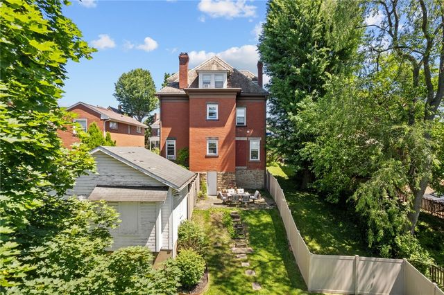 221 N Wade Ave, E Washington Boro, PA 15301